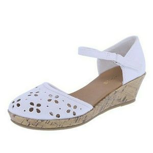 ***AMERICAN EAGLE GIRL'S EYELET WEDGE***